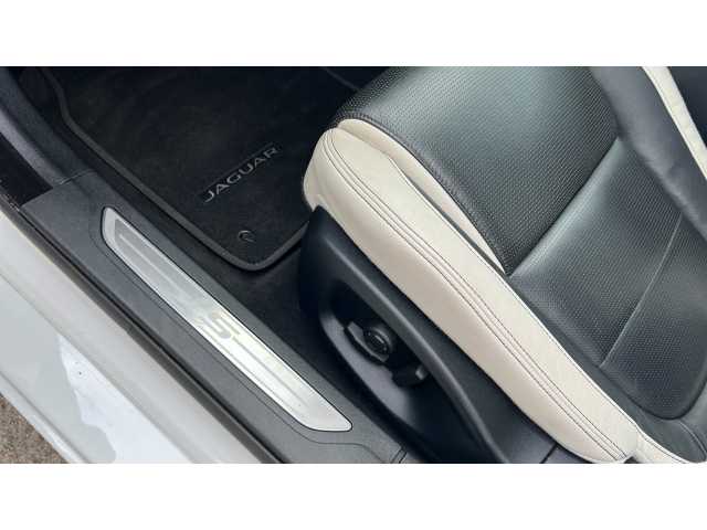 Jaguar XF XF 3.0d V6 S 4dr Auto 