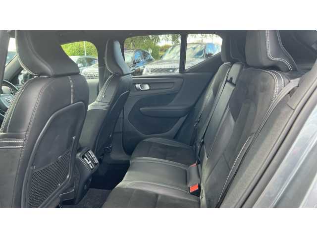 Volvo XC40 XC40 2.0 T4 R DESIGN Pro 5dr AWD Geartronic 