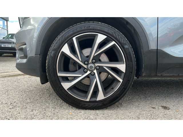 Volvo XC40 XC40 2.0 T4 R DESIGN Pro 5dr AWD Geartronic 