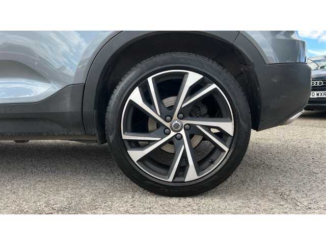 Volvo XC40 XC40 2.0 T4 R DESIGN Pro 5dr AWD Geartronic 