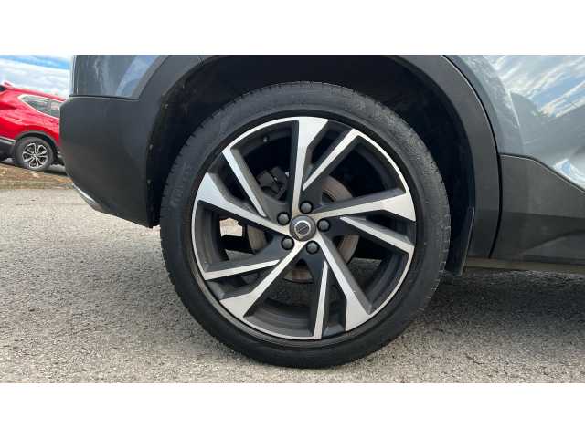 Volvo XC40 XC40 2.0 T4 R DESIGN Pro 5dr AWD Geartronic 