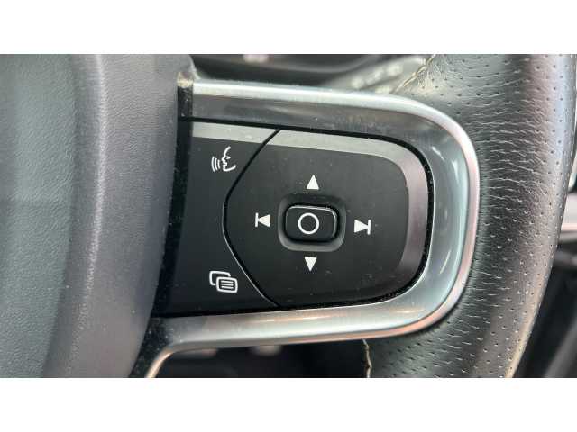 Volvo XC40 XC40 2.0 T4 R DESIGN Pro 5dr AWD Geartronic 