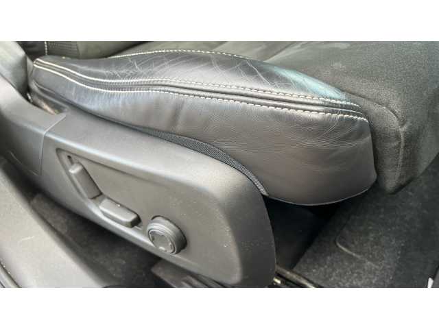 Volvo XC40 XC40 2.0 T4 R DESIGN Pro 5dr AWD Geartronic 