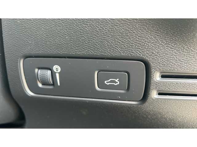 Volvo XC40 XC40 2.0 T4 R DESIGN Pro 5dr AWD Geartronic 