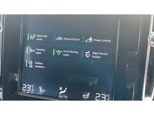 Volvo XC40 XC40 2.0 T4 R DESIGN Pro 5dr AWD Geartronic 