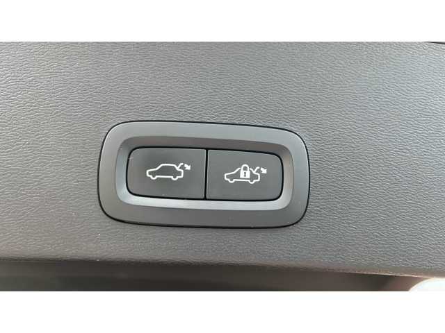 Volvo XC40 XC40 2.0 T4 R DESIGN Pro 5dr AWD Geartronic 