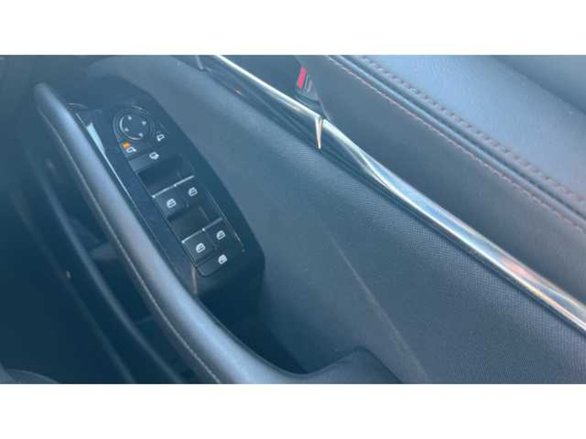 Mazda 3 3 2.0 Skyactiv G MHEV SE-L Lux 5dr 