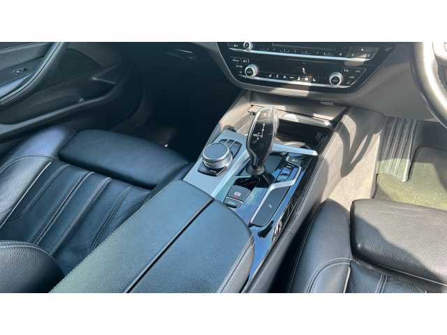 BMW 5 SERIES 530i M Sport 4dr Auto 