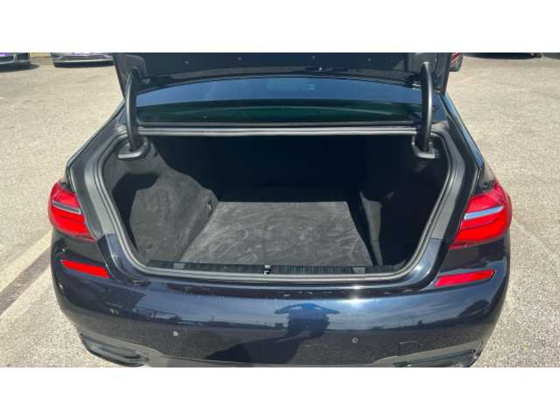 BMW 7 SERIES 750i M Sport 4dr Auto 