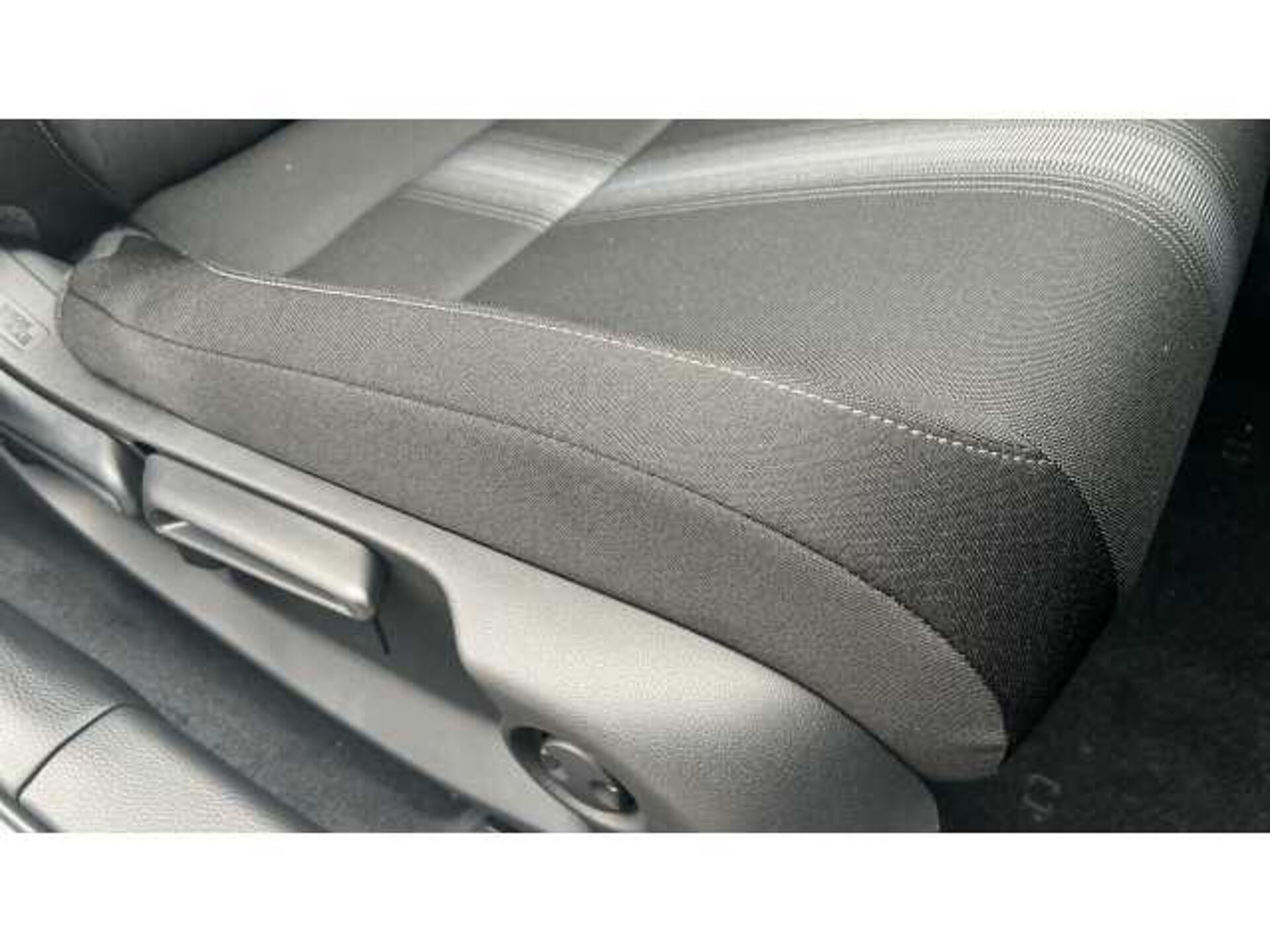 Honda Civic e:HEV Elegance 