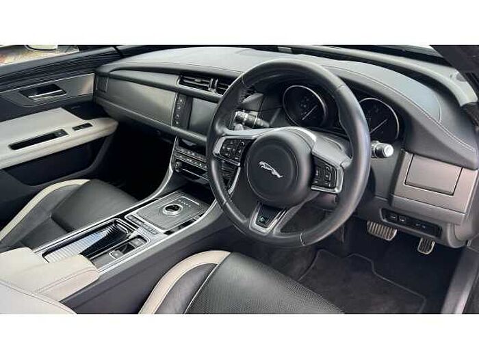 Jaguar XF XF 3.0d V6 S 4dr Auto 