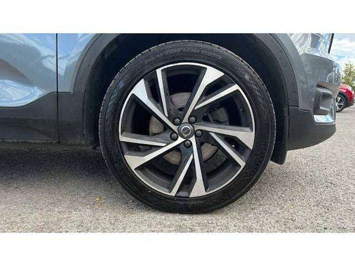 Volvo XC40 XC40 2.0 T4 R DESIGN Pro 5dr AWD Geartronic 