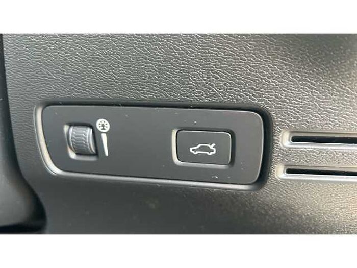 Volvo XC40 XC40 2.0 T4 R DESIGN Pro 5dr AWD Geartronic 