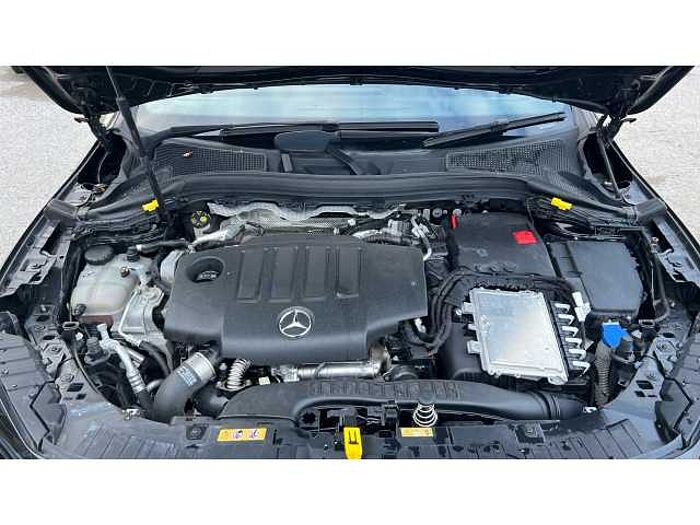 Mercedes-Benz GLA 200 GLA 200d AMG Line 5dr Auto 