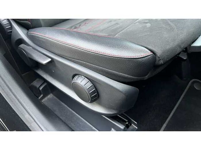 Mercedes-Benz GLA 200 GLA 200d AMG Line 5dr Auto 