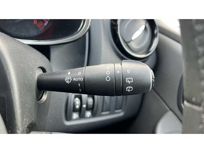 Renault Clio CLIO 1.2 16V Dynamique Nav 5dr 