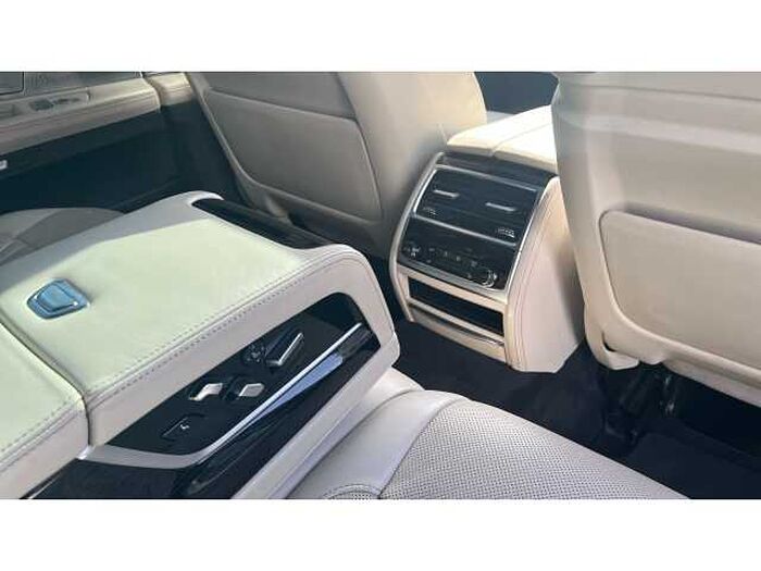 BMW 7 SERIES 750i M Sport 4dr Auto 