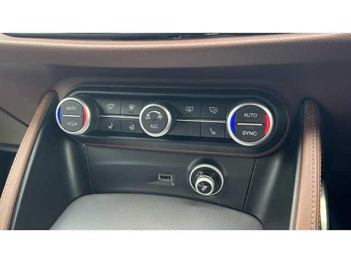 Alfa Romeo Stelvio STELVIO 2.0 Turbo 280 Milano 5dr Auto 