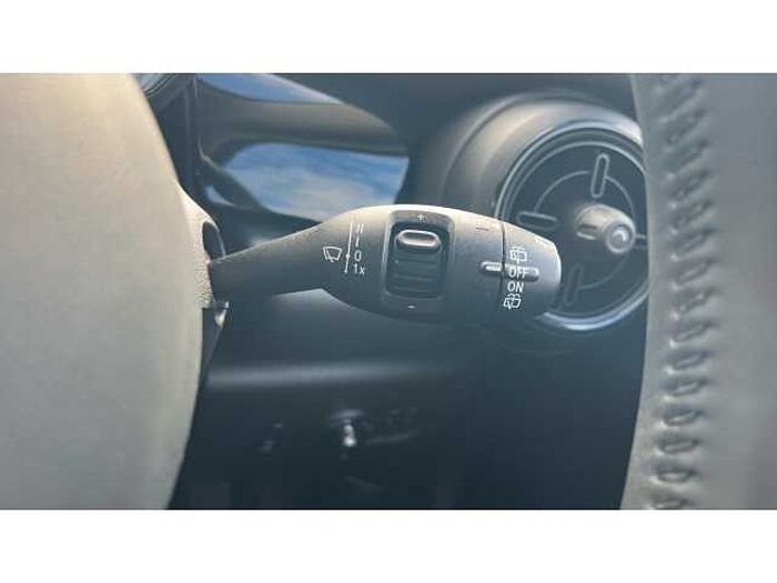 MINI Mini HATCHBACK 1.5 Cooper Classic 3dr Auto 