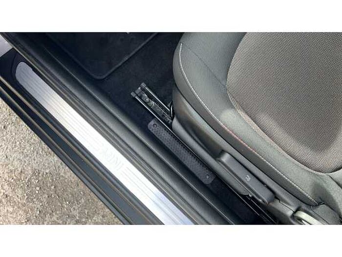 MINI Mini HATCHBACK 1.5 Cooper Classic 3dr Auto 
